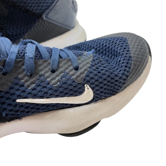 LEBRON JAMES NIKE Navy Blue CV4004-401 Low Top WITNESS Basketball Shoes sz 8 - Picture 12 of 16